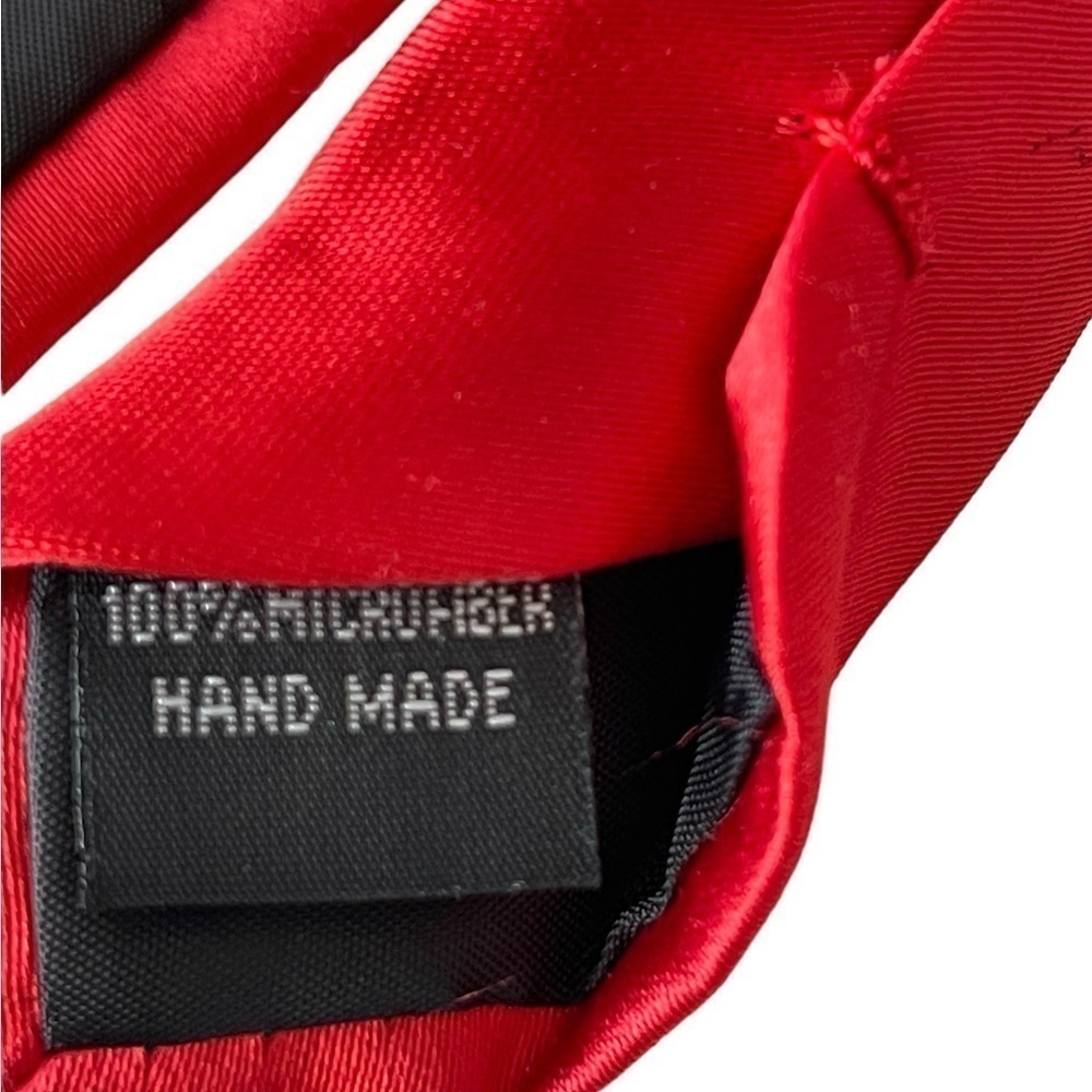 Puccini 100% hand made Microfiber Red silky tie 3 1/4 inches wide 59 inches long - Picture 4 of 5